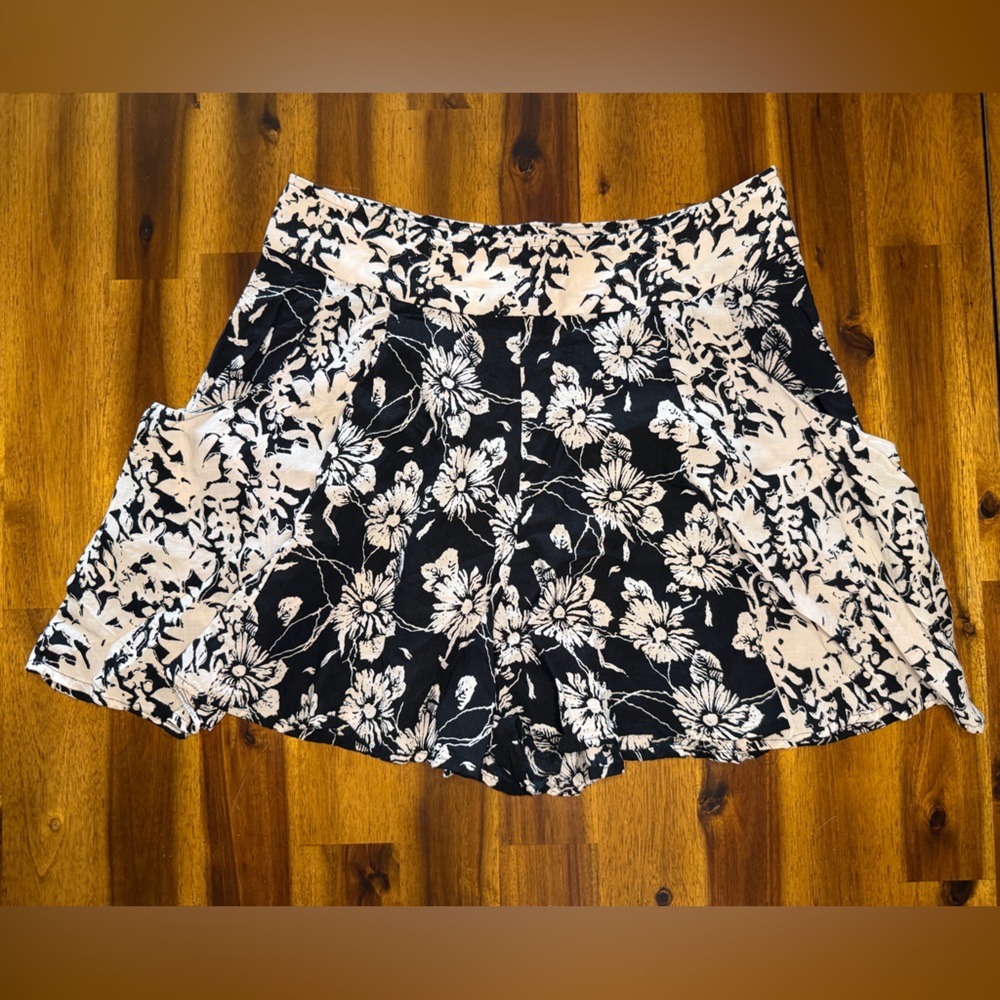 Free People Floral Black & White High Waist Shorts Size 0